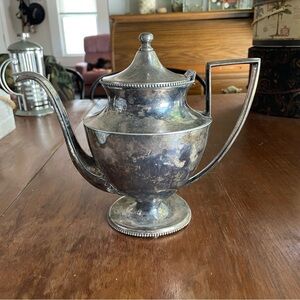 Vintage antique WM A Rogers real tea pot